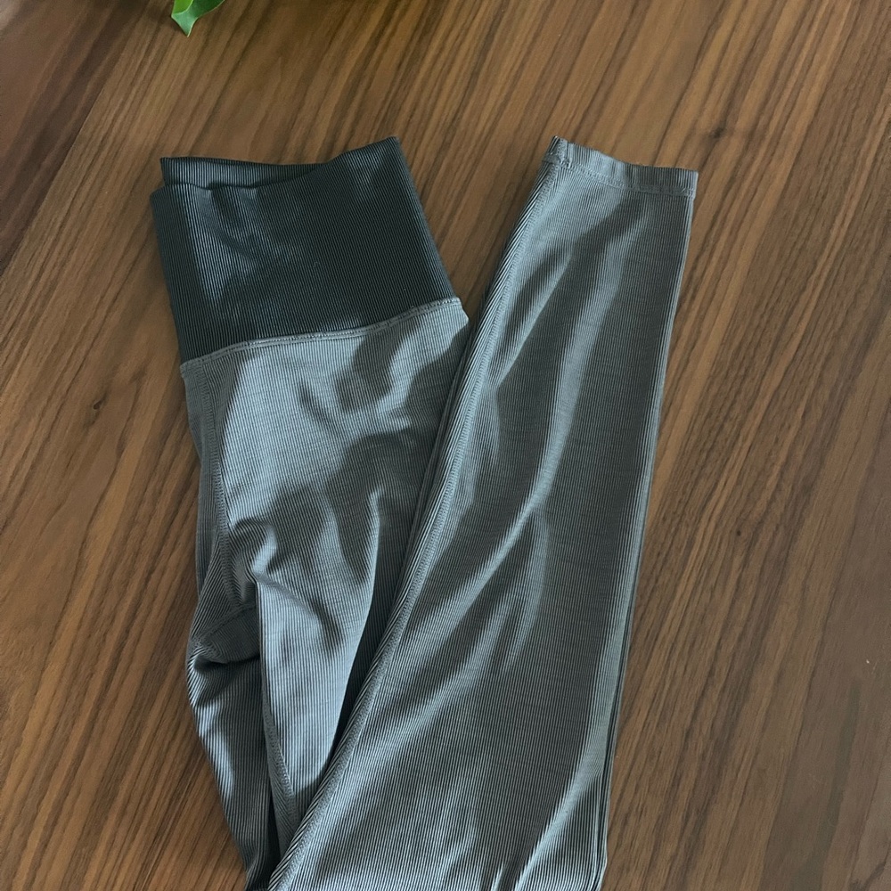 Vuori Gray Leggings